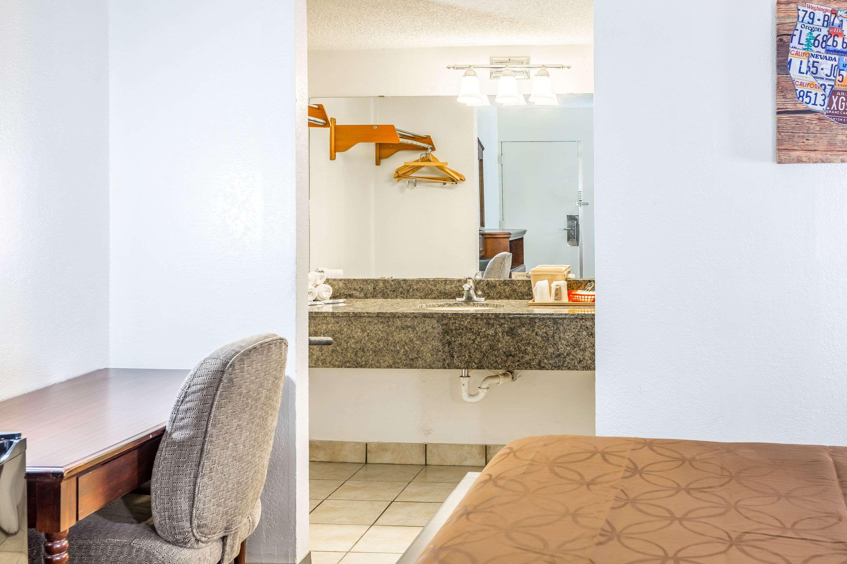Econo Lodge Durant Esterno foto